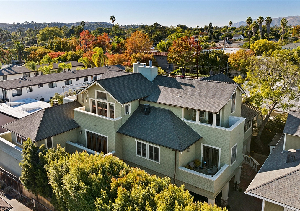1227 De la Vina St