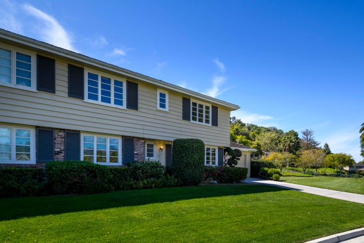 4357 Carriage Hill